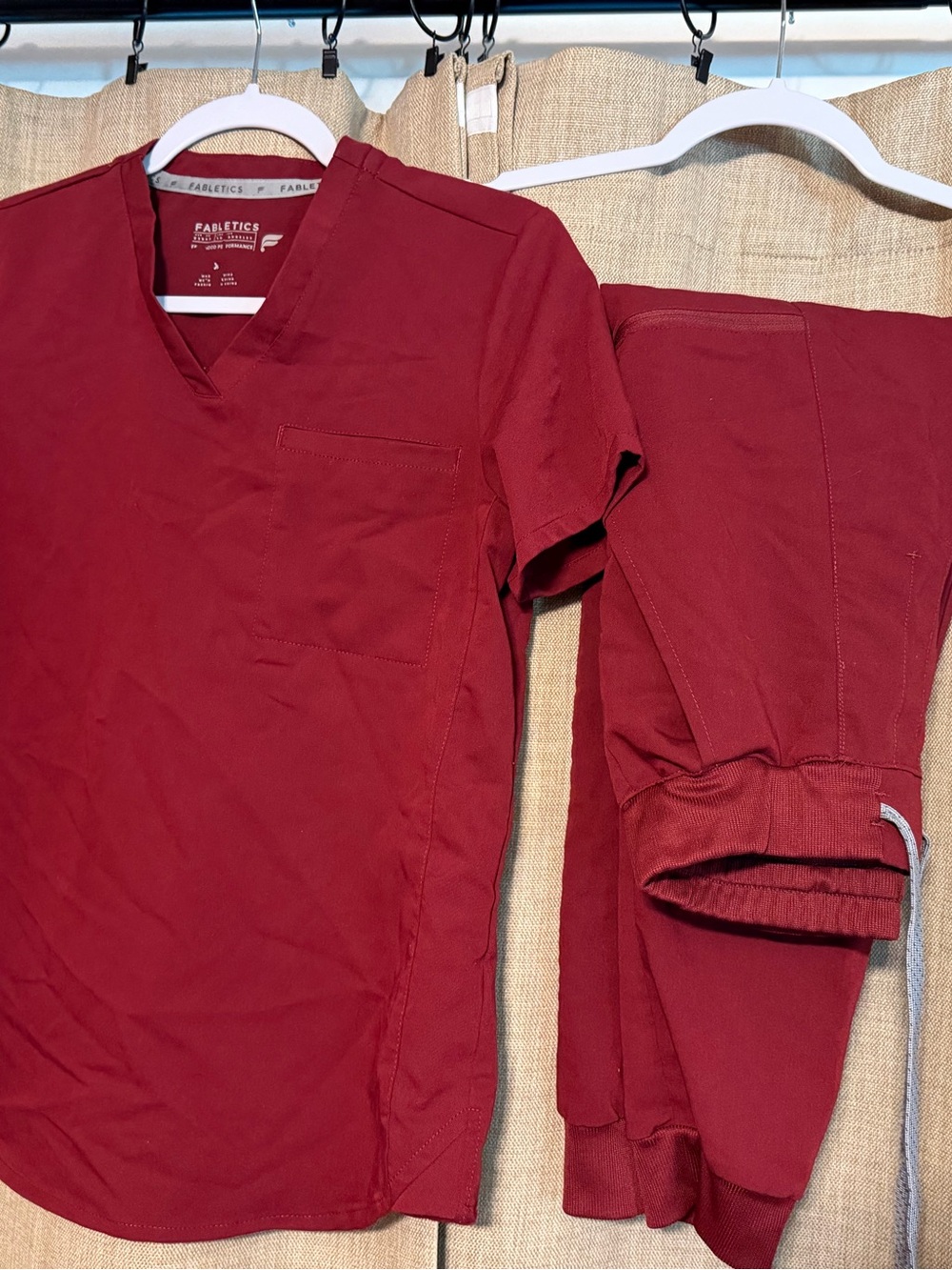 Women’s Fabletics Scrub Set